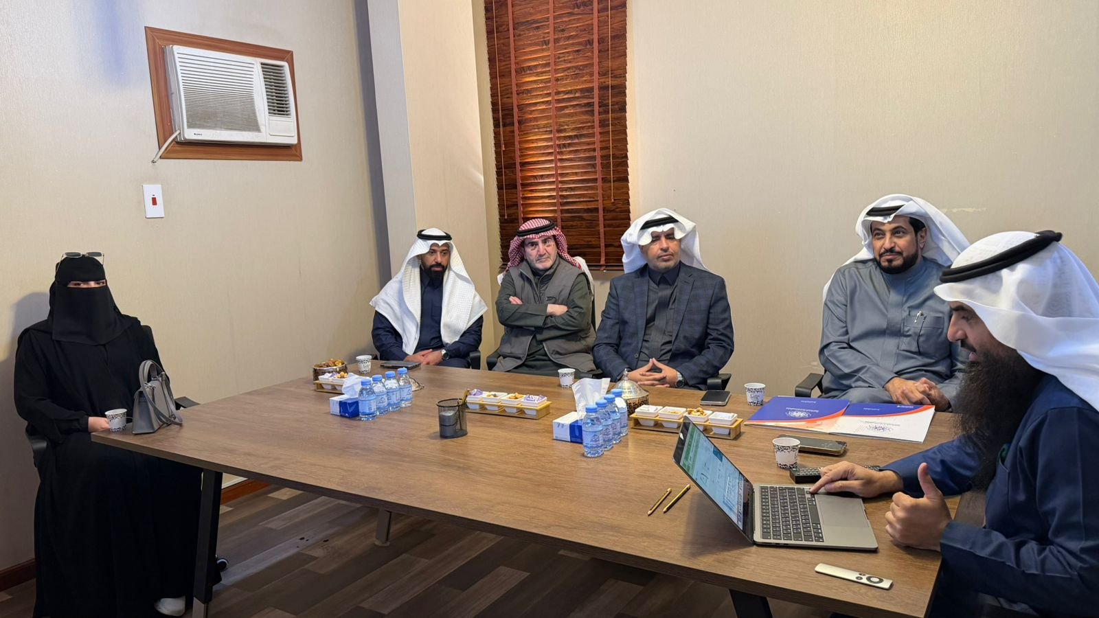اتفاقية تفاهم بين عقول وشركة فاب لذكاء الأعمال